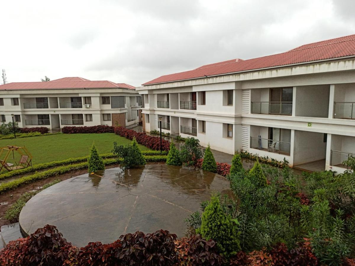 Parishreya Holiday Home 罗纳瓦拉 外观 照片