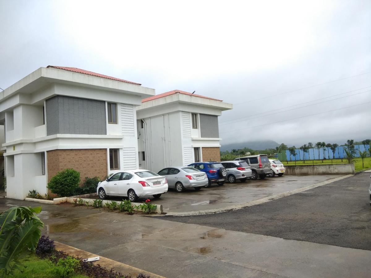 Parishreya Holiday Home 罗纳瓦拉 外观 照片